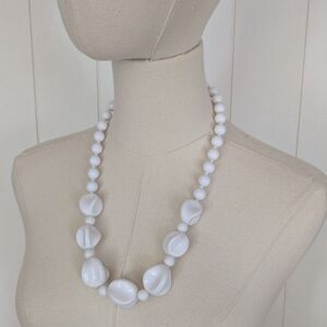 Vintage Chunky White Milk Bead Necklace